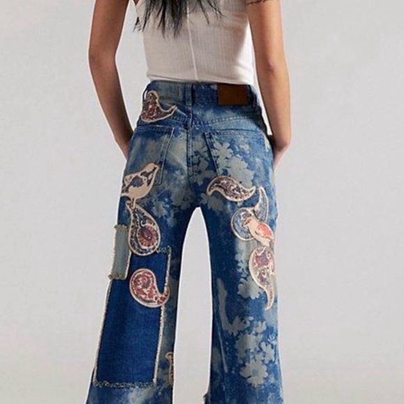 *NWT* Free People Flying High Patched Jeans Size 26 - Picture 2 of 14